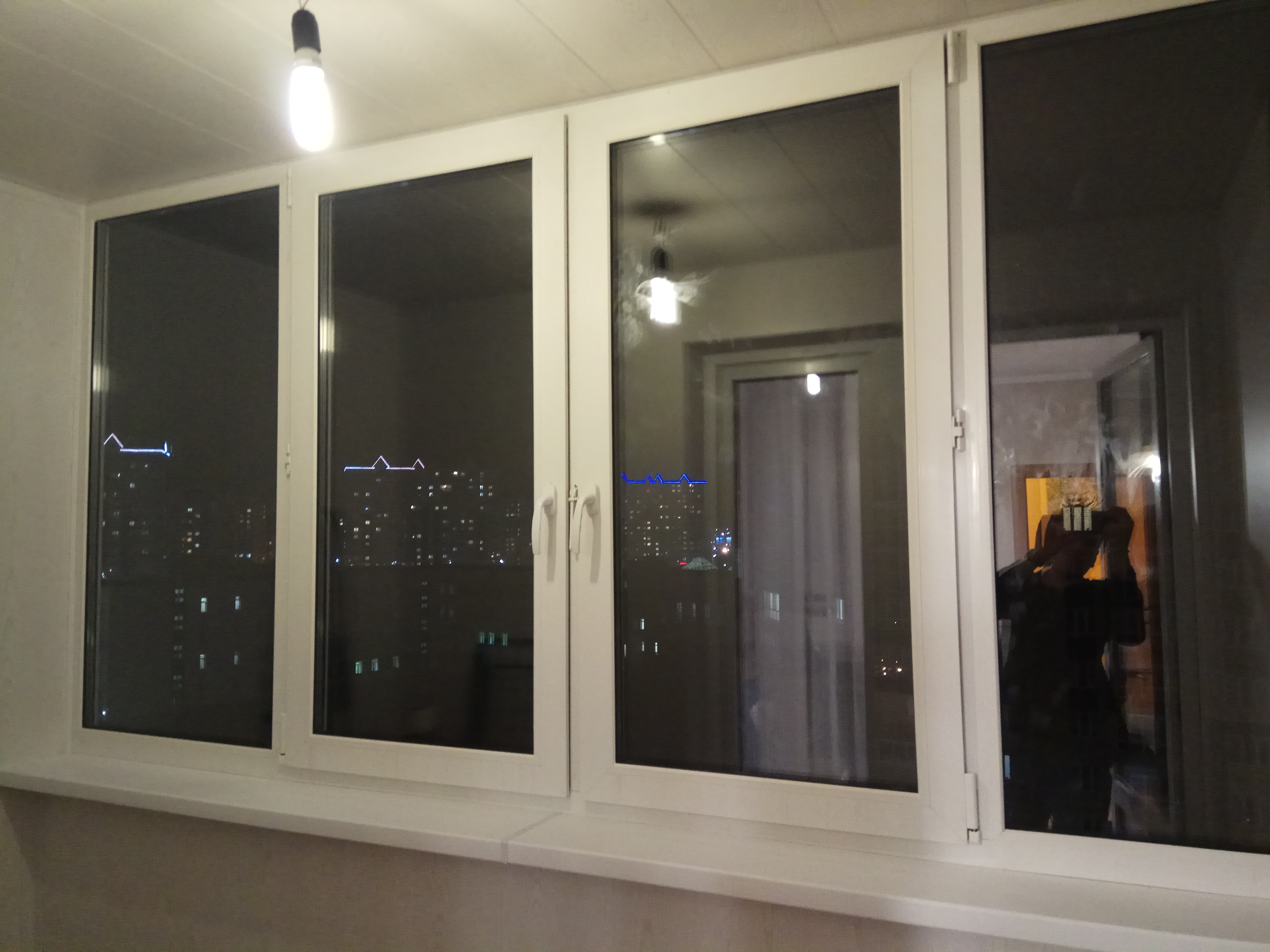 Теплое остекление балкона в квартире